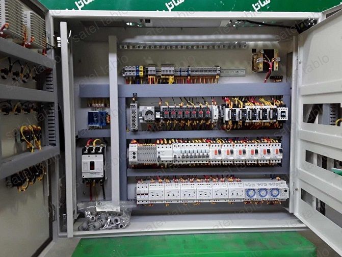 اجرت مونتاژ تابلو برق